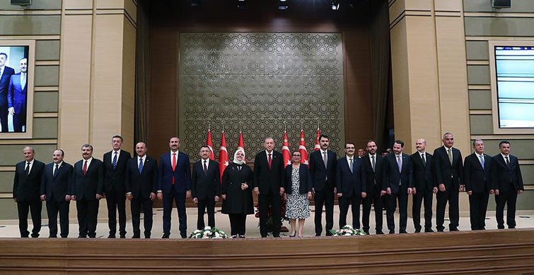 Başkan Recep Tayyip Erdoğan, yeni sistemin ilk kabinesini açıkladı.