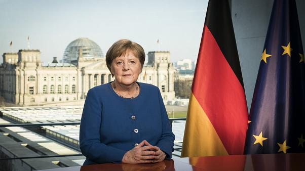 Almanya Şansölyesi Angela Merkel, yeni tip koronavirüs pandemisi nedeniyle kendisini karantinaya aldı.