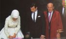 Cumhurbaşkanı Recep Tayyip Erdoğan'ın kızı Sümeyye Erdoğan, iş adamı Özdemir Bayraktar'ın oğlu Selçuk Bayraktar ile evlendi.